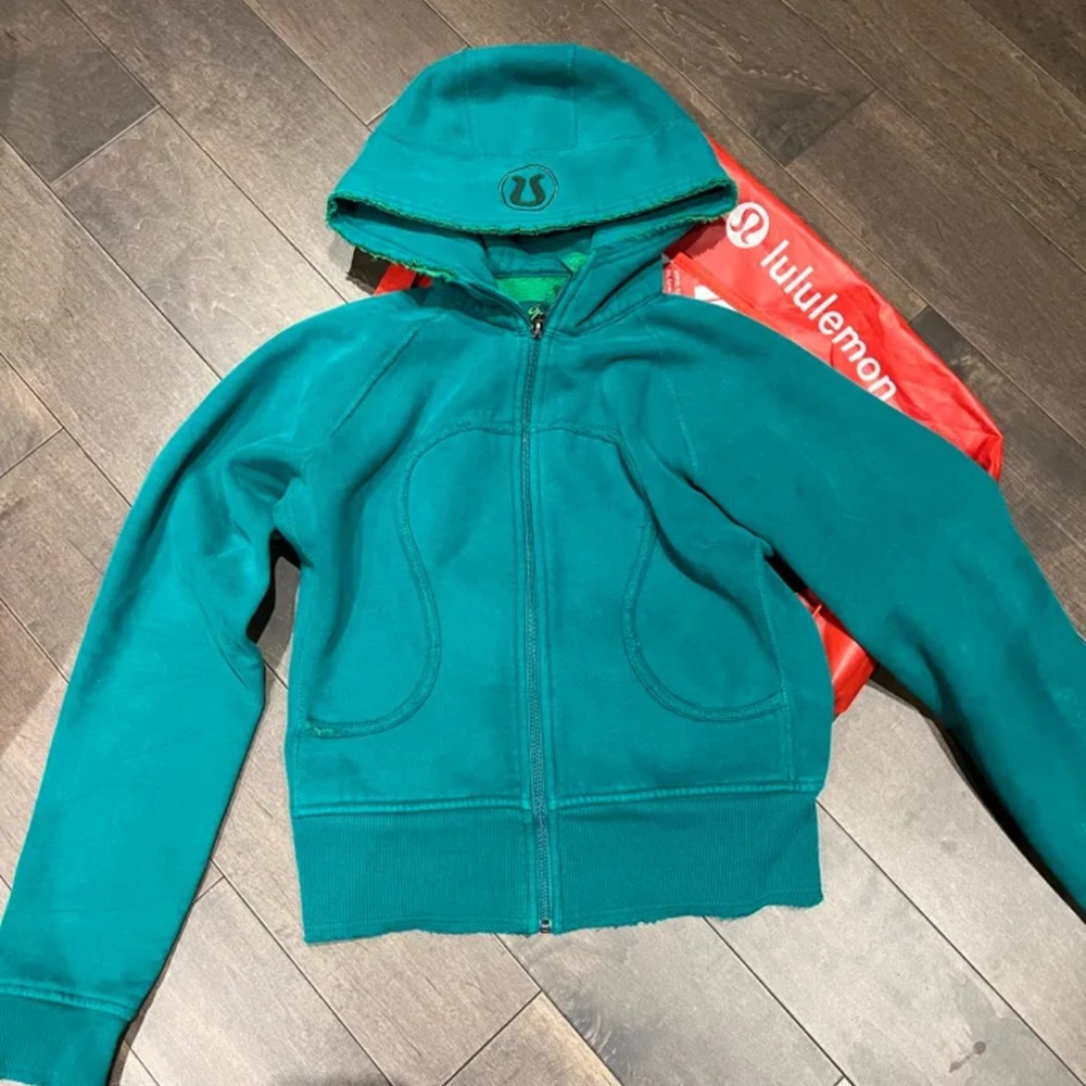 Lululemon Scuba Hoodie Green Size 6